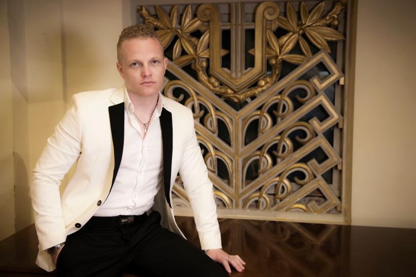 INVITAŢIE LA VALS – Concert Extraordinar pe 13 Decembrie la Teatrul Naţional de Operetă şi Musical Ion Dacian 18914575