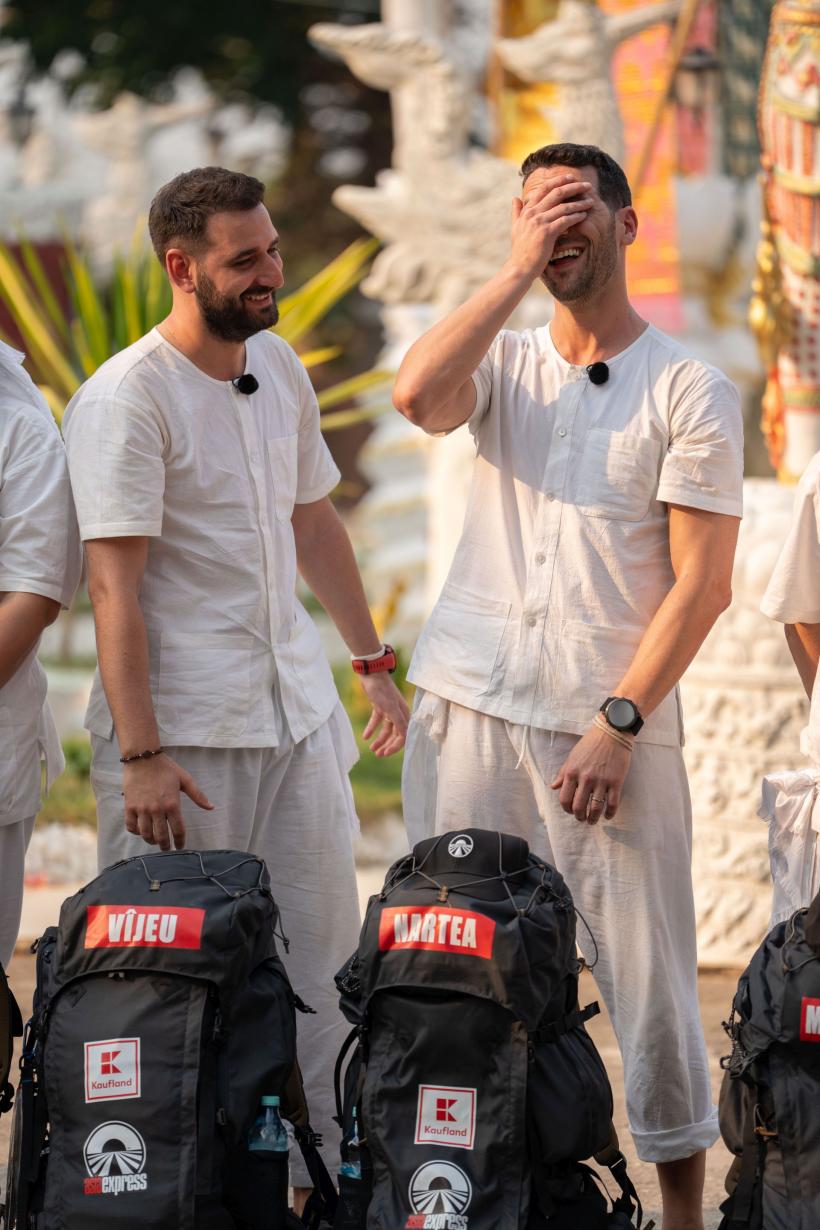 Adi Nartea și Cosmin Vîjeu au luat imunitatea în ediția de aseară Asia Express, lider de piață. Diseară: echipele, epuizate de întrecerea cu bivoli, din cursa imunității mici 18915744