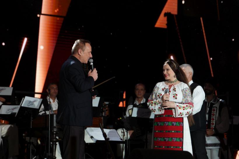 Festivalul Național al Cântecului și Dansului Popular Românesc Mamaia 2024, la final  Maria Dragomiroiu a primit Premiul Special “MAMAIA Nostalgia” din partea OMD Mamaia Constanța 18915549