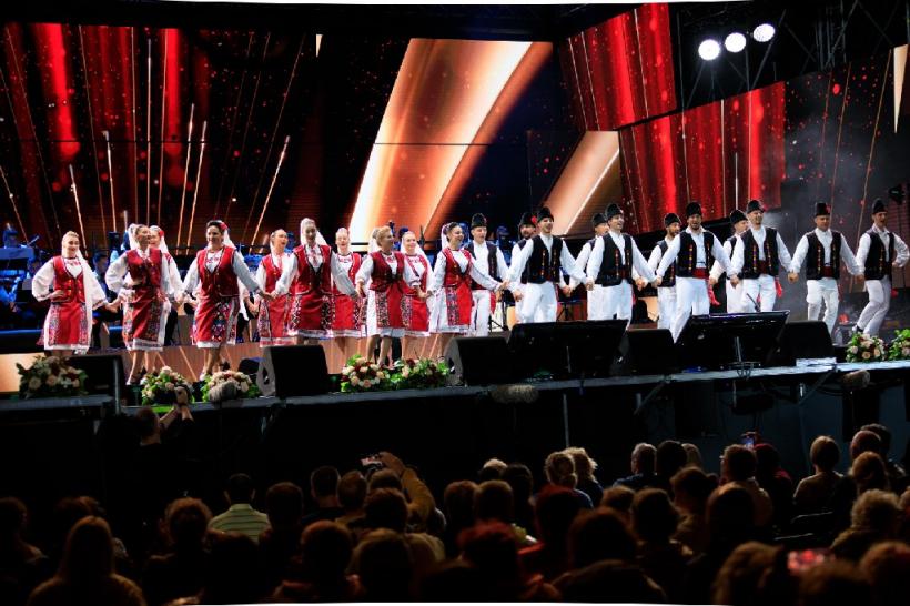 Festivalul Național al Cântecului și Dansului Popular Românesc Mamaia 2024, la final  Maria Dragomiroiu a primit Premiul Special “MAMAIA Nostalgia” din partea OMD Mamaia Constanța 18915550