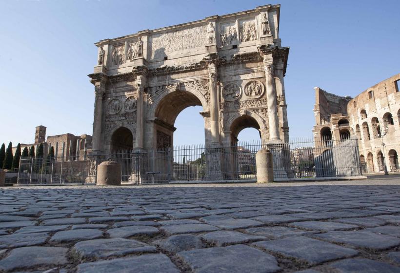 Furtună devastatoare la Roma! Arcul lui Constantin, avariat de fulger 18915626