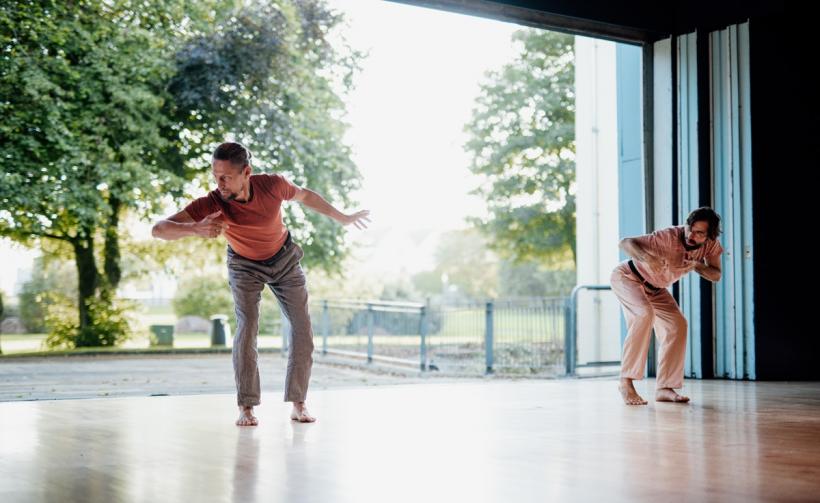 Spectacolul All in Good Time încheie proiectul de cercetare artistică No Reason To Dance? cu un turneu în Republica Moldova și România 18915585