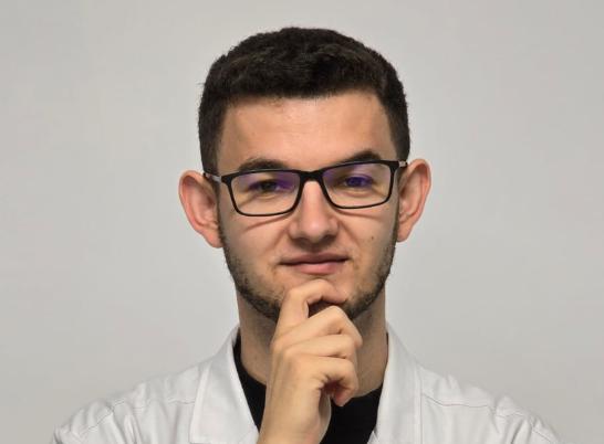 “Fizica gustului”, un serial gastronomic al unui tânăr doctor în fizică, la Radio România Cultural 18915799