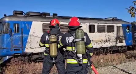 Locomotiva unui tren de călători a luat foc în județul Prahova