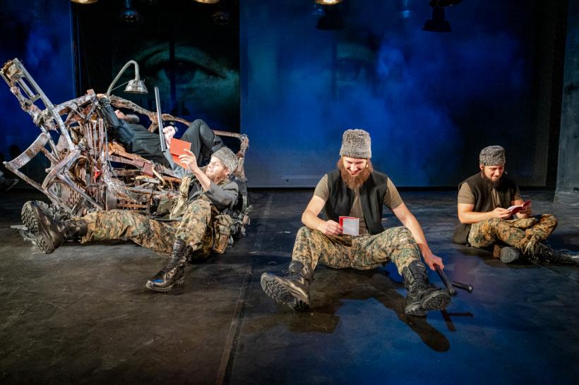 Premieră pe țară, în deschiderea stagiunii Naționalului ieșean: „HAGA” de Sasha Denisova, în regia lui Cristian Hadji-Culea 18915781