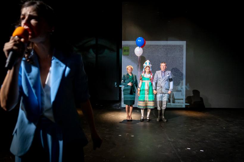 Premieră pe țară, în deschiderea stagiunii Naționalului ieșean: „HAGA” de Sasha Denisova, în regia lui Cristian Hadji-Culea 18915784