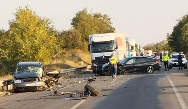 Accident în lanț pe centura Caransebeșului: Șofer britanic reținut după ce a fugit de la locul faptei