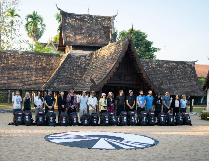 Începe etapa a doua pe Drumul Zeilor, la Asia Express. Tensiuni puternice între echipe. Adi Nartea: ”La autostop, eram care pe care!” 18916414
