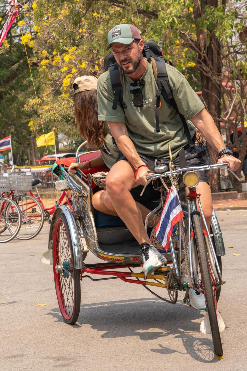 Carmen și Andreea au luat imunitatea la Asia Express. Diseară, moment șocant în cursa pentru a doua imunitate: Victor Slav și Selina s-au răsturnat cu bicicleta în lac 18916695