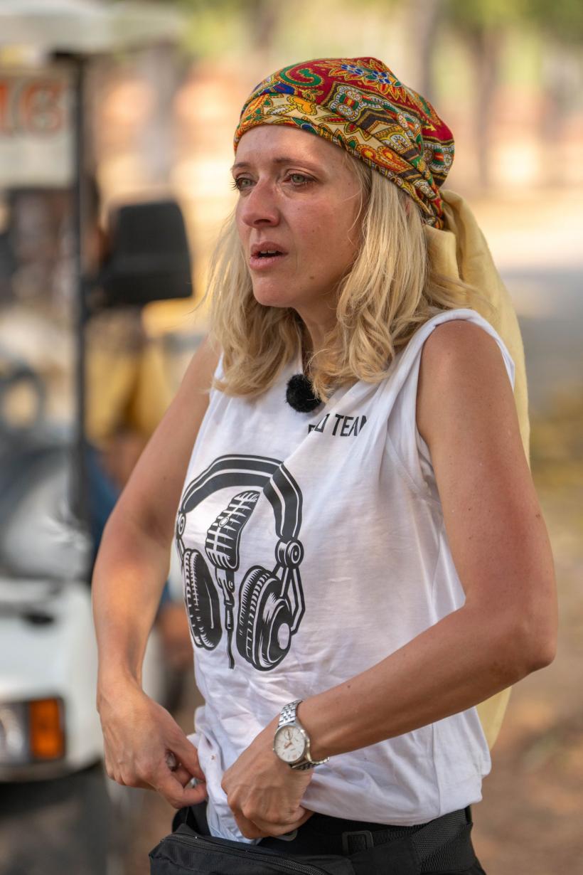 Carmen și Andreea au luat imunitatea la Asia Express. Diseară, moment șocant în cursa pentru a doua imunitate: Victor Slav și Selina s-au răsturnat cu bicicleta în lac 18916696