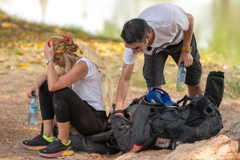 Carmen și Andreea au luat imunitatea la Asia Express. Diseară, moment șocant în cursa pentru a doua imunitate: Victor Slav și Selina s-au răsturnat cu bicicleta în lac 18916697