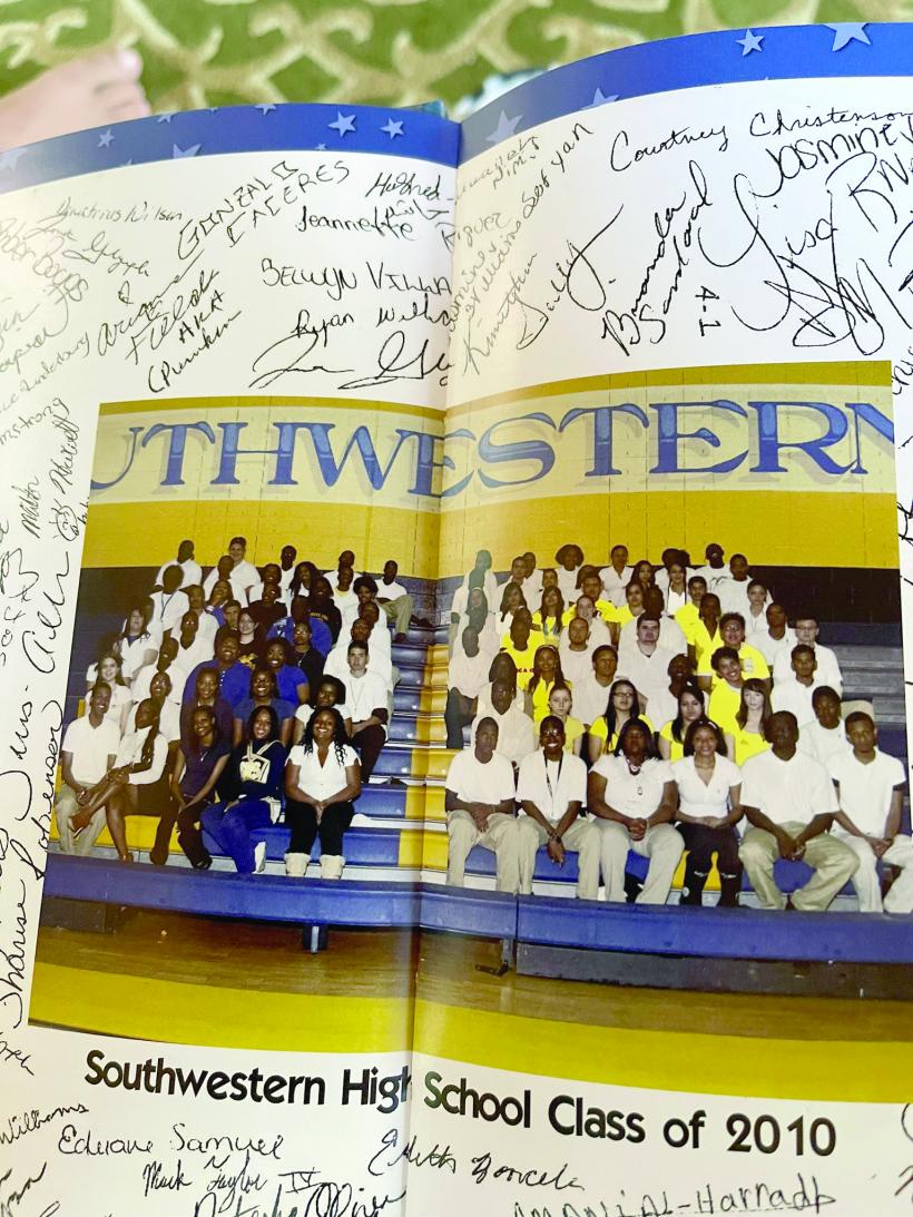 Uniforma școlară nu înseamnă pierderea identității  18917156