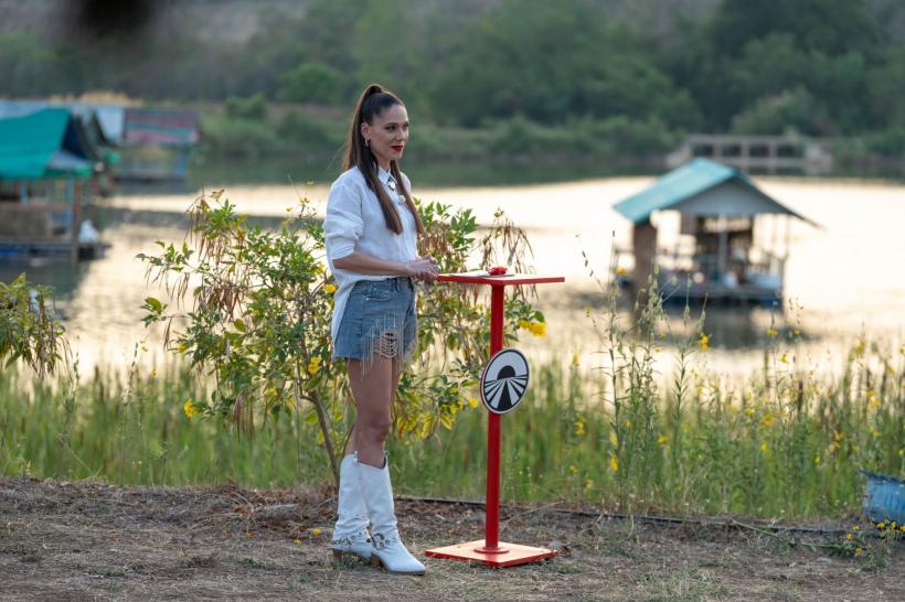 Trei echipe se înfruntă într-un exploziv joc de amuletă, inspirat de boxul thailandez, diseară, în etapa a treia de pe Drumul Zeilor, la Asia Express 18917492