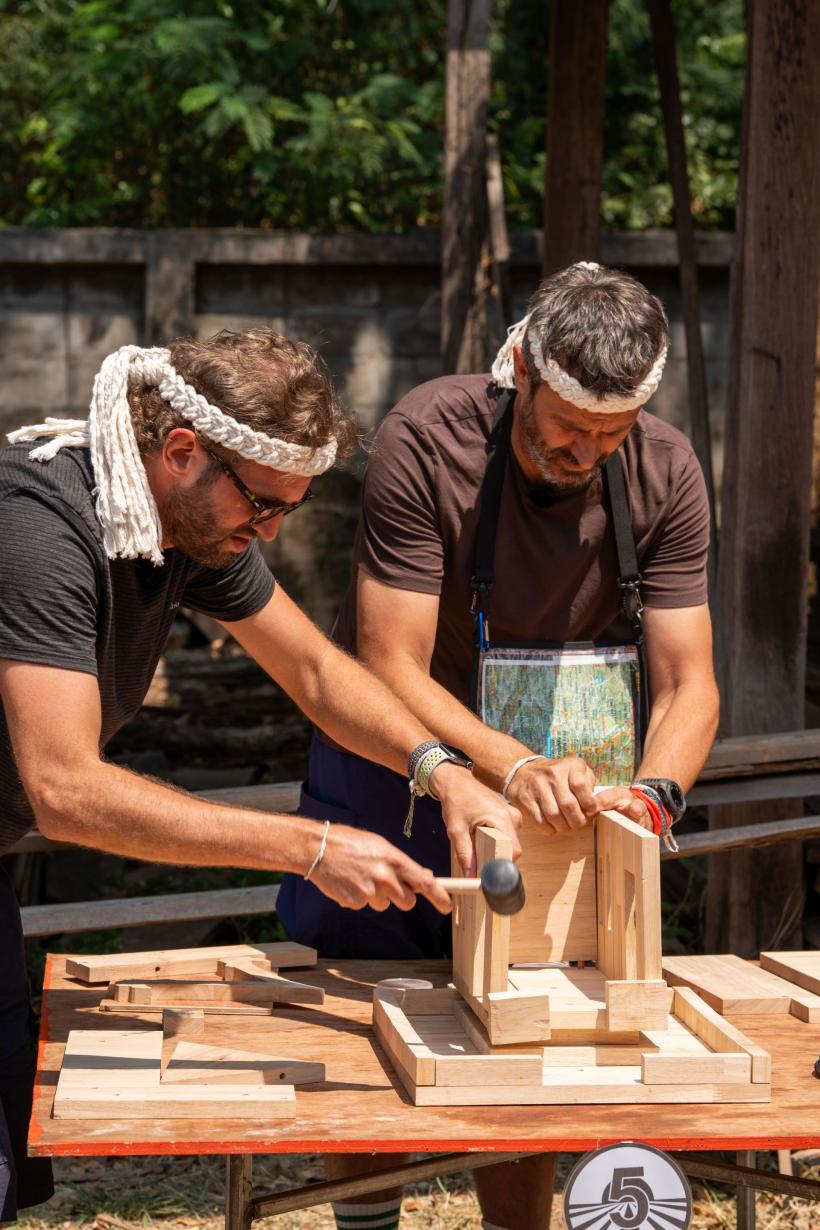 Trei echipe se înfruntă într-un exploziv joc de amuletă, inspirat de boxul thailandez, diseară, în etapa a treia de pe Drumul Zeilor, la Asia Express 18917495