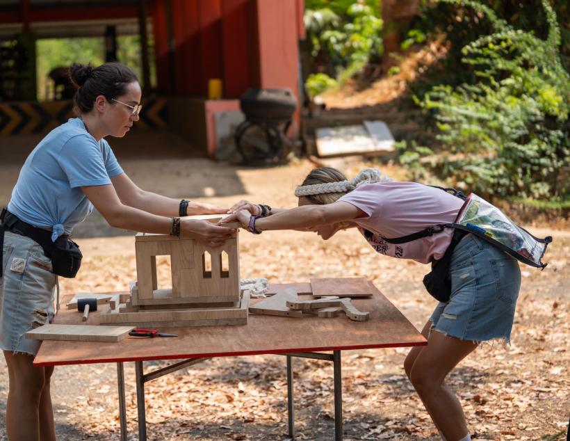 Trei echipe se înfruntă într-un exploziv joc de amuletă, inspirat de boxul thailandez, diseară, în etapa a treia de pe Drumul Zeilor, la Asia Express 18917500