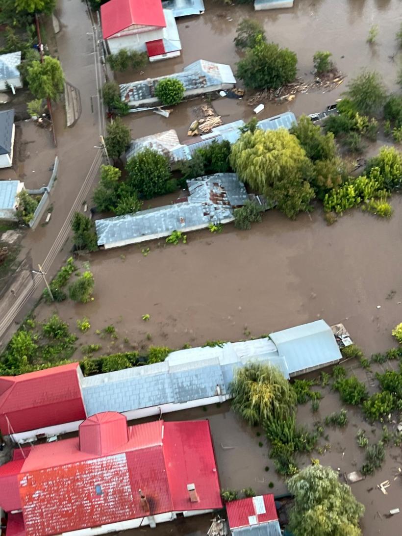 Codul roșu de inundații pe râurile din Galați și Vaslui se prelungește. Trei drumuri naționale sunt inchise circulației 18917456