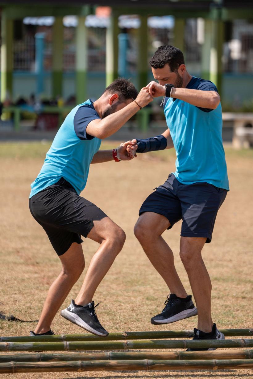 Victor Slav și Selina au luat amuleta la Asia Express. Conflict puternic la autostop între Carmen Negoiță și sora ei: „Du-te singură în misiune, eu nu mai merg!” 18917658