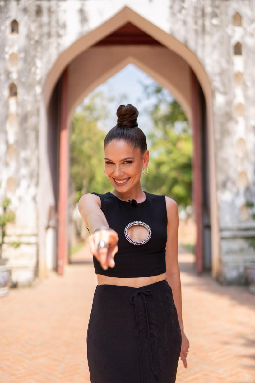 Victor Slav și Selina au luat amuleta la Asia Express. Conflict puternic la autostop între Carmen Negoiță și sora ei: „Du-te singură în misiune, eu nu mai merg!” 18917666