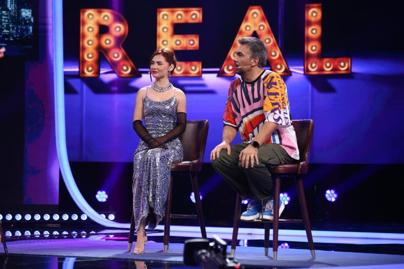 Dana Săvuică urcă pe scena iUmor și povestește detalii spumoase despre primul pictorial în revista pentru bărbaţi, sâmbăta aceasta, de la 20:00, la Antena 1. „Sunt convinsă că așteptați cu toții să încep povestea cu asta!” 18918444