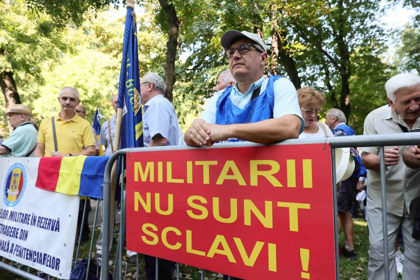 Sindicatele din MAI acuză „Miliția” Poliției Române: Pensiile militare sunt tăiate pe nedrept, iar angajații nu au voie să se plângă 18918324
