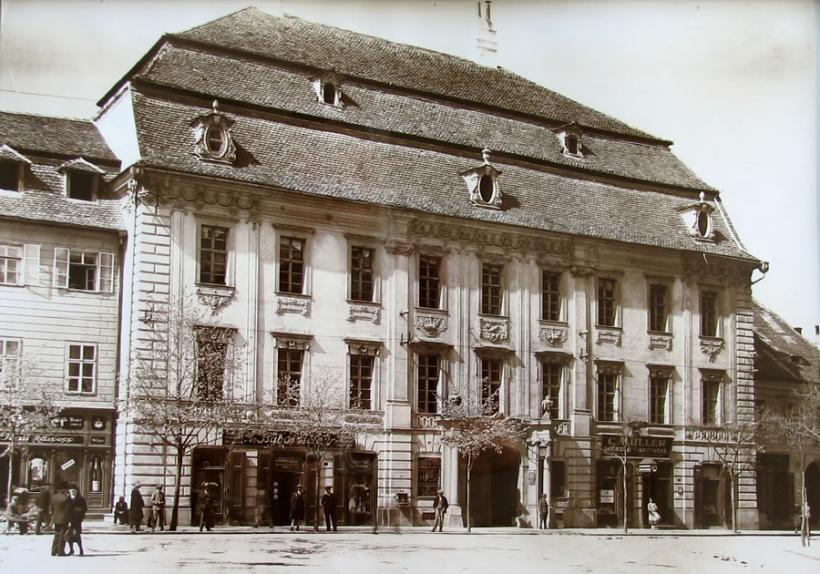 Brățara dacică adjudecată în Licitația Artmark de Istorie ajunge la Muzeul Național Brukenthal din Sibiu: „Este o premieră!” 18918513