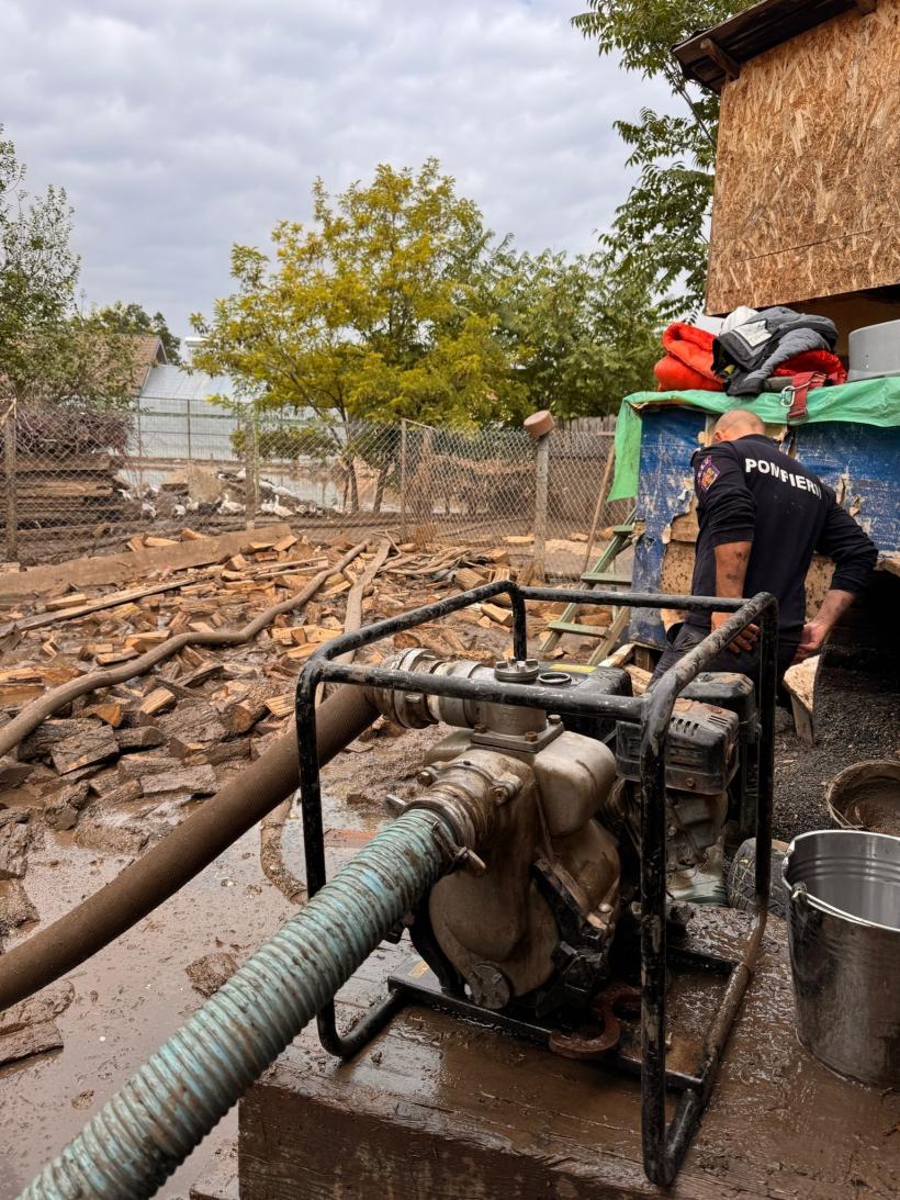Dezastru la Galați. Inundațiile au afectat 22 de drumuri județene, 83 de podețe și 44 de poduri 18918788