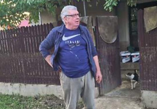 Olimpiada disperaților, la inundațiile din Vaslui. Omul care a dat cinci ture de curte în stil bras 18918704