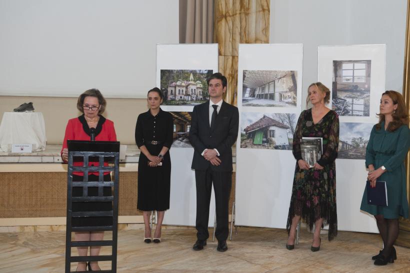 Expoziția Alteței Sale Regale Principesa Sofia a României prezentată de Institutul Cultural Român la București și la Londra 18919127