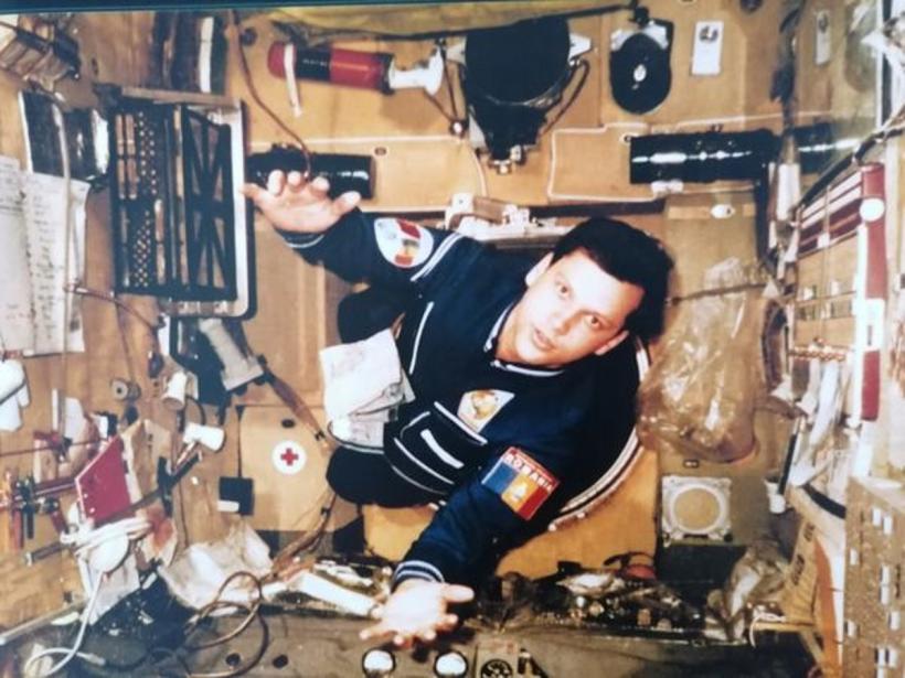 Dumitru Prunariu, singurul român care a zburat în spațiul cosmic, felicitat de MApN cu ocazia zilei de naștere 18919523