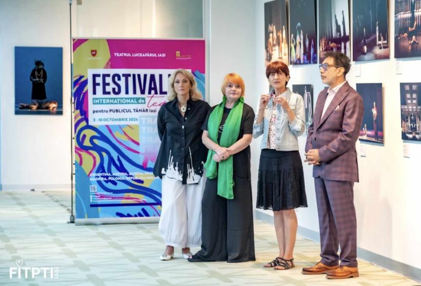 Expoziția SILVIU PURCĂRETE – 50 DE ANI DE TEATRU, în prologul Festivalului Internațional de Teatru pentru Publicul Tânăr Iași