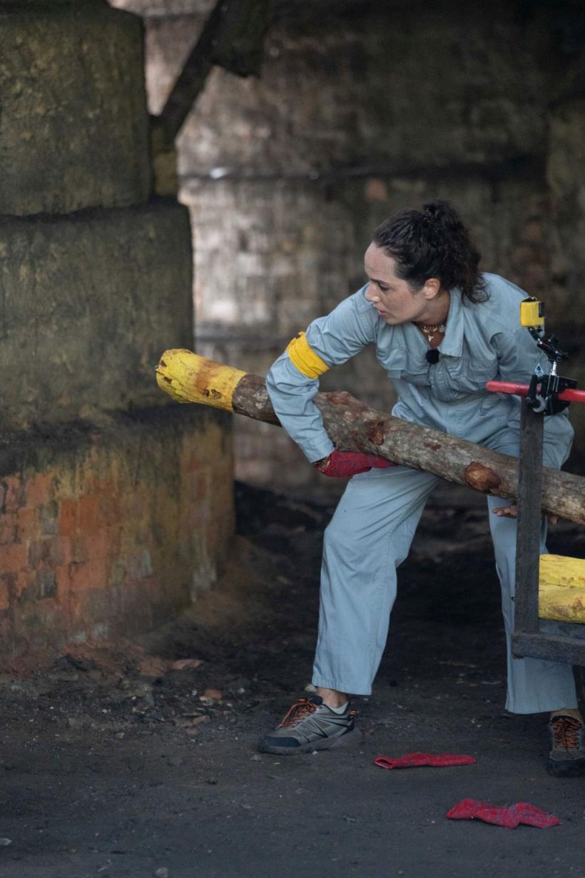 Ioana State și Mane Voicu au luat imunitatea mare la Asia Express. Diseară, echipele trebuie să prepare mici la grătar și să-i vândă în plin Ramadan, pentru a doua imunitate 18920137