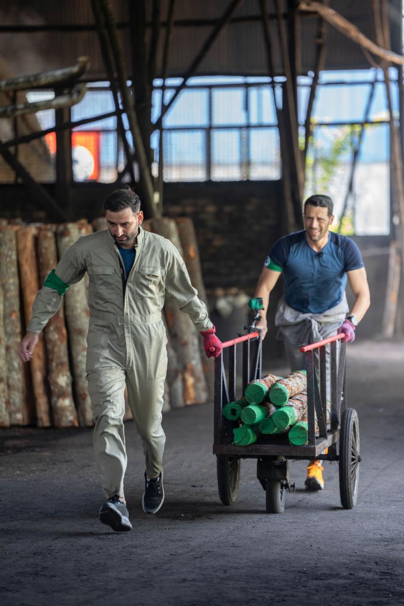 Ioana State și Mane Voicu au luat imunitatea mare la Asia Express. Diseară, echipele trebuie să prepare mici la grătar și să-i vândă în plin Ramadan, pentru a doua imunitate 18920138