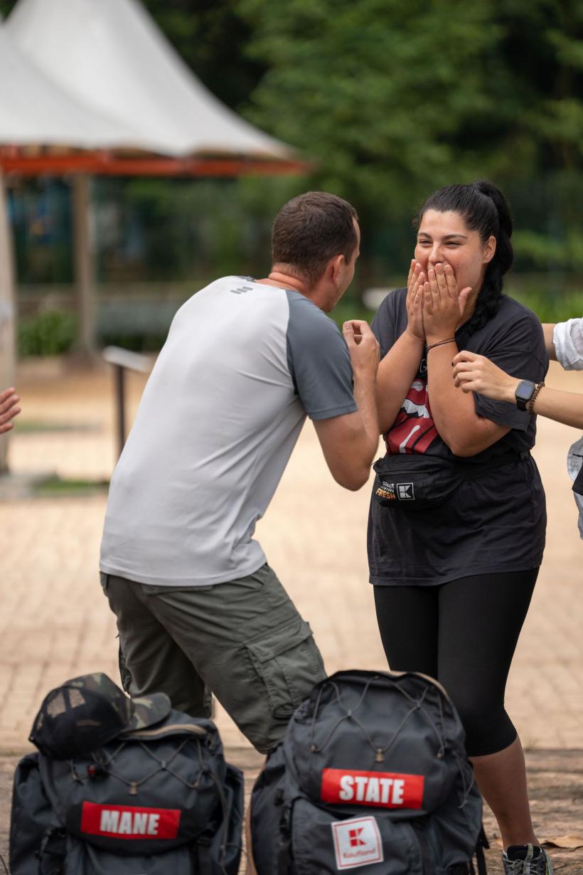 Ioana State și Mane Voicu au luat imunitatea mare la Asia Express. Diseară, echipele trebuie să prepare mici la grătar și să-i vândă în plin Ramadan, pentru a doua imunitate 18920144