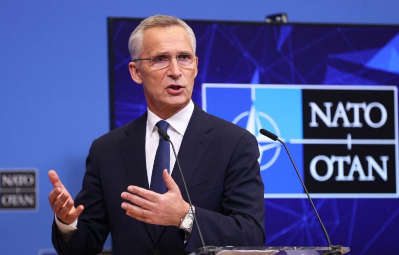 Jens Stoltenberg îi predă ștafeta lui Mark Rutte la șefia NATO