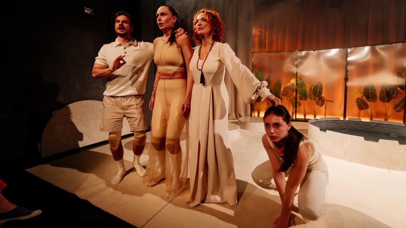 Premiera națională CENTRUL CENTRAL la Teatrul de Comedie 18920014