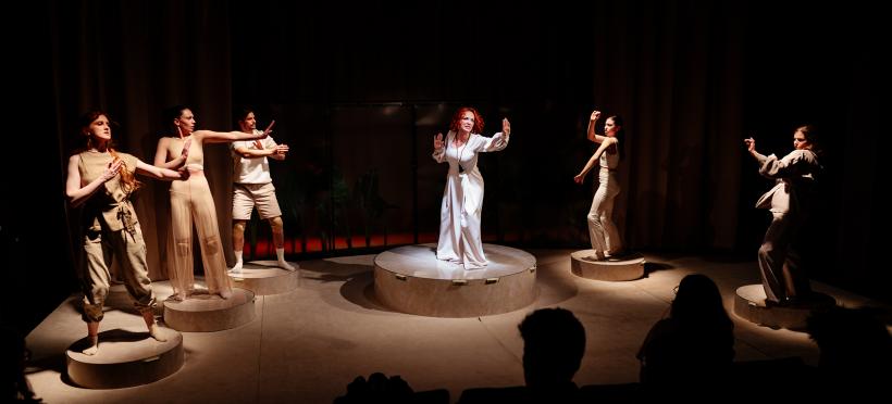 Premiera națională CENTRUL CENTRAL la Teatrul de Comedie 18920015