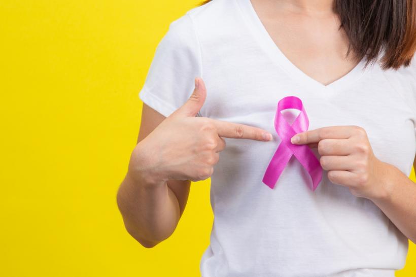 Aproape 4.000 de românce sunt răpuse, în fiecare an, de cancerul mamar 