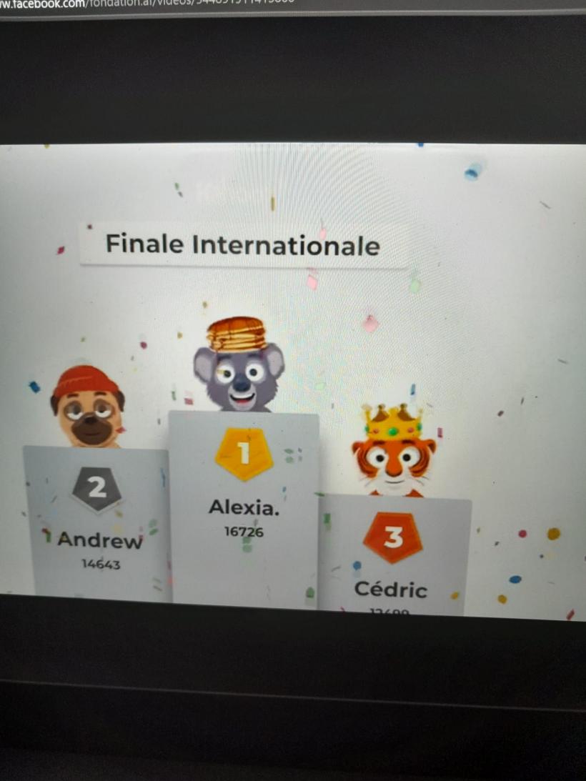 O studentă din România a câștigat finala internațională a concursului de cultură franceză 18920473