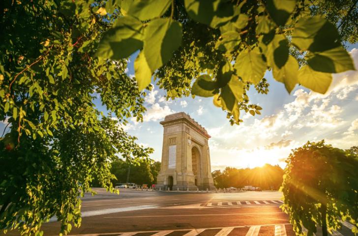 Vreme caldă, vineri, în Capitală. În weekend, vremea se răcește și devine instabilă