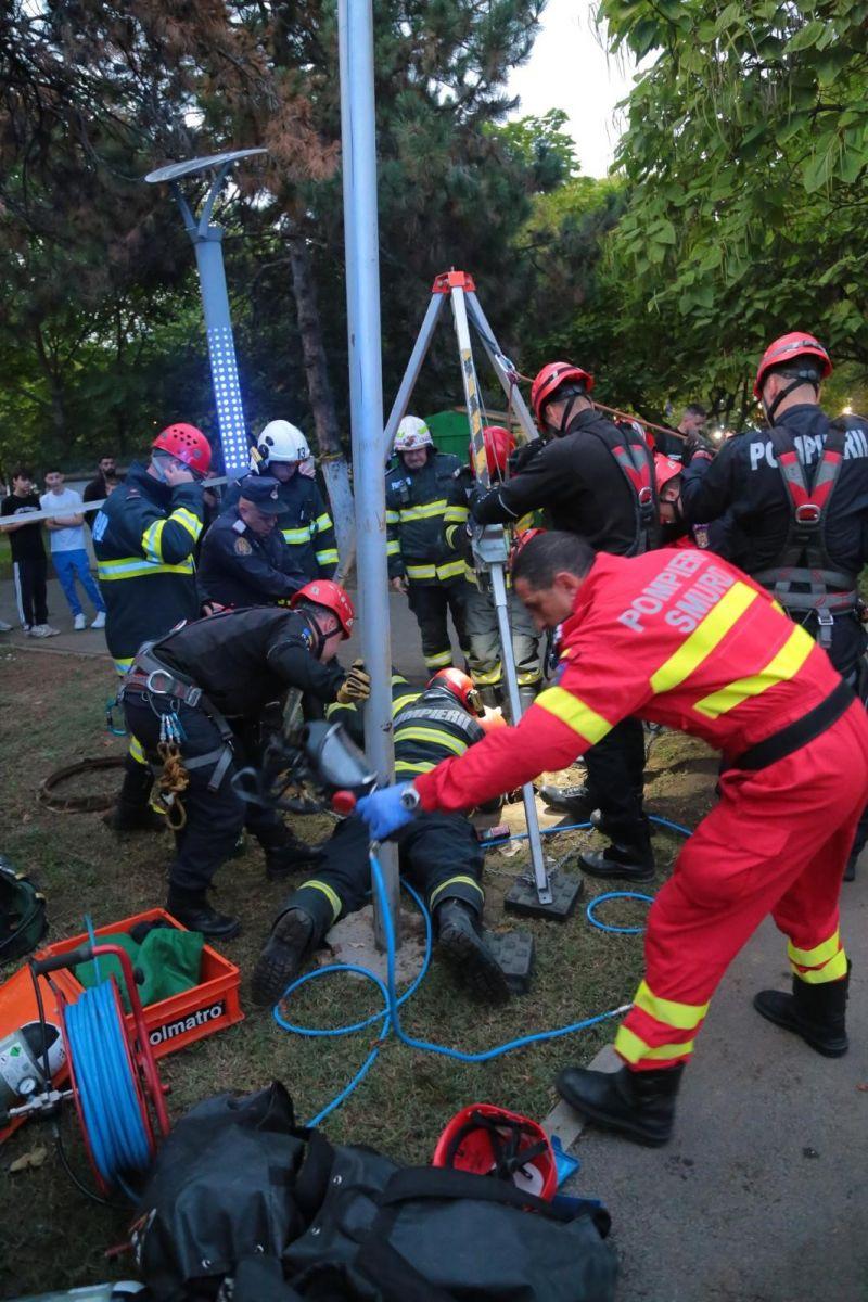 Un bărbat a căzut într-un canal dintr-un parc din Sectorul 4 al Capitalei