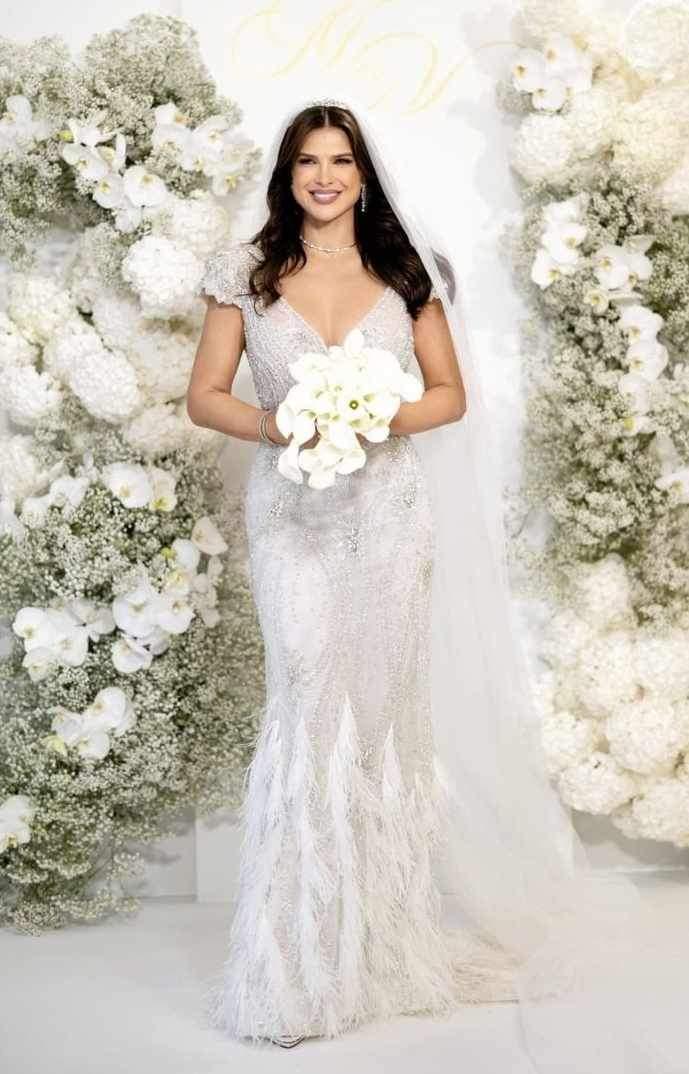 Semnificația florii din buchetul de mireasă al Monicăi Bîrlădeanu 18921059