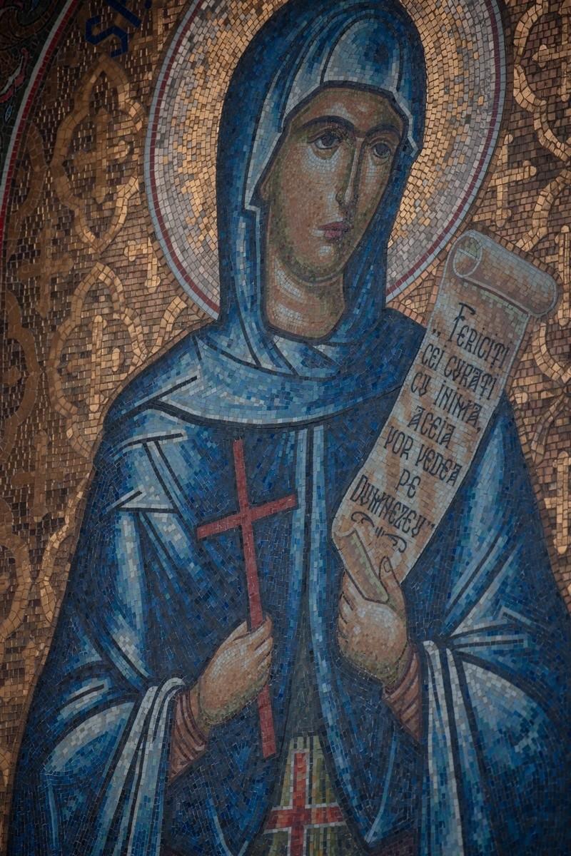 Pelerinii au luat cu asalt Catedrala Mitropolitană din Iași, unde se află racla cu moaștele Sfintei Parascheva 18921410