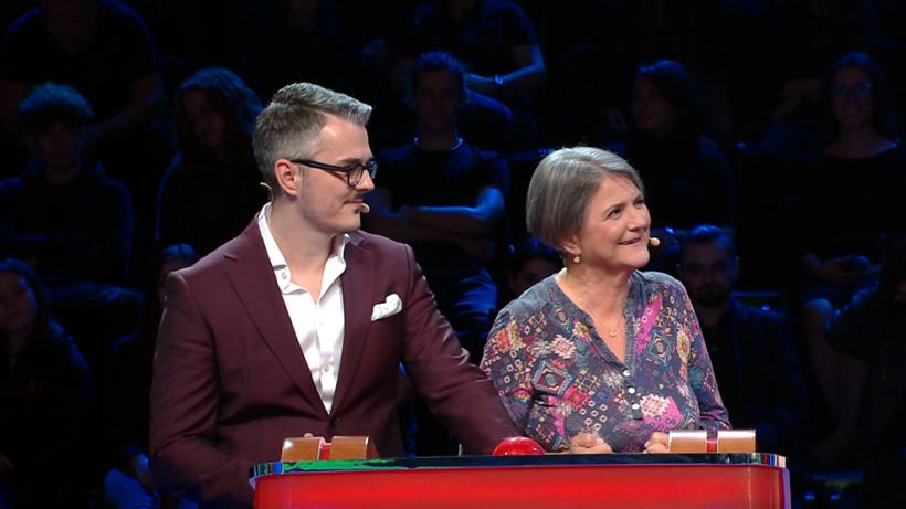 Gabriela și Vladimir au câștigat premiul cel mare de 50.000 de lei la Ești mai deștept decât un copil de clasa a V-a, de la Antena 1 18921911