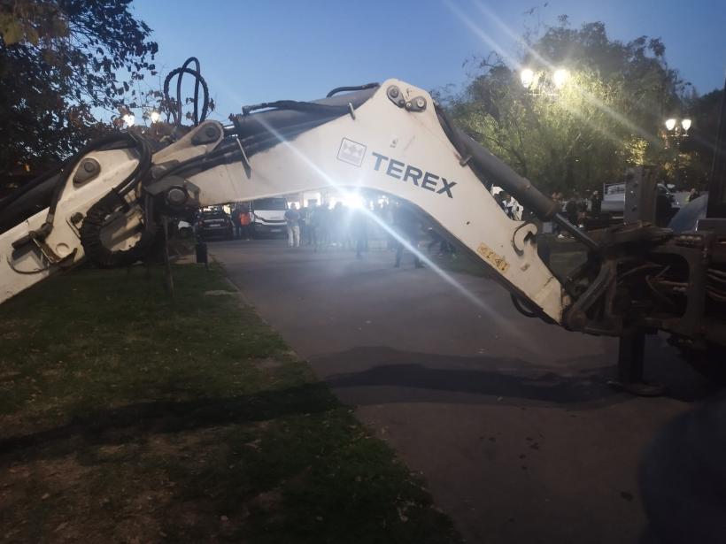 Daniel Băluță își retrage oamenii din zona Unirii, după ce s-a intrat cu buldozerul peste doi angajați ai Primăriei: Sunt șocat. Suntem alături de colegii răniți și de familiile lor 18922329