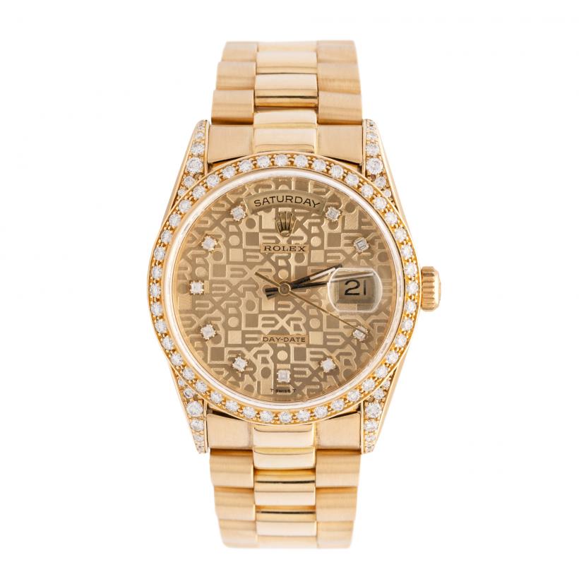 Ceasuri importante, o impresionantă colecție haute-couture a directorului de creație Marc Jacobs și un adevărat parc de mașini clasice, în noua Licitație de Eleganță de la Artmark 18922225