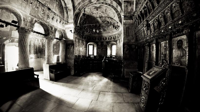 „Moscova, Kievul, Belgradul, Sofia, Atena nu pot nici măcar visa la astfel de tezaure sfinte, cum are Bucureștiul!” 18922275