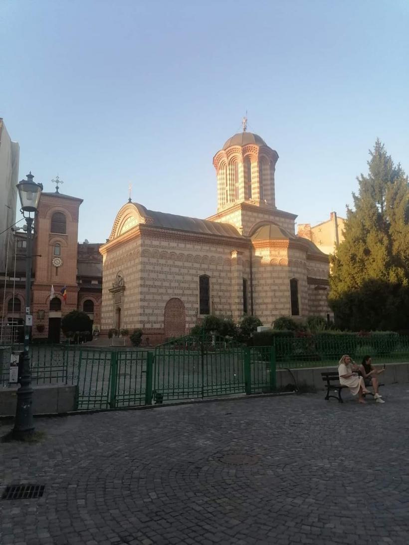 „Moscova, Kievul, Belgradul, Sofia, Atena nu pot nici măcar visa la astfel de tezaure sfinte, cum are Bucureștiul!” 18922277