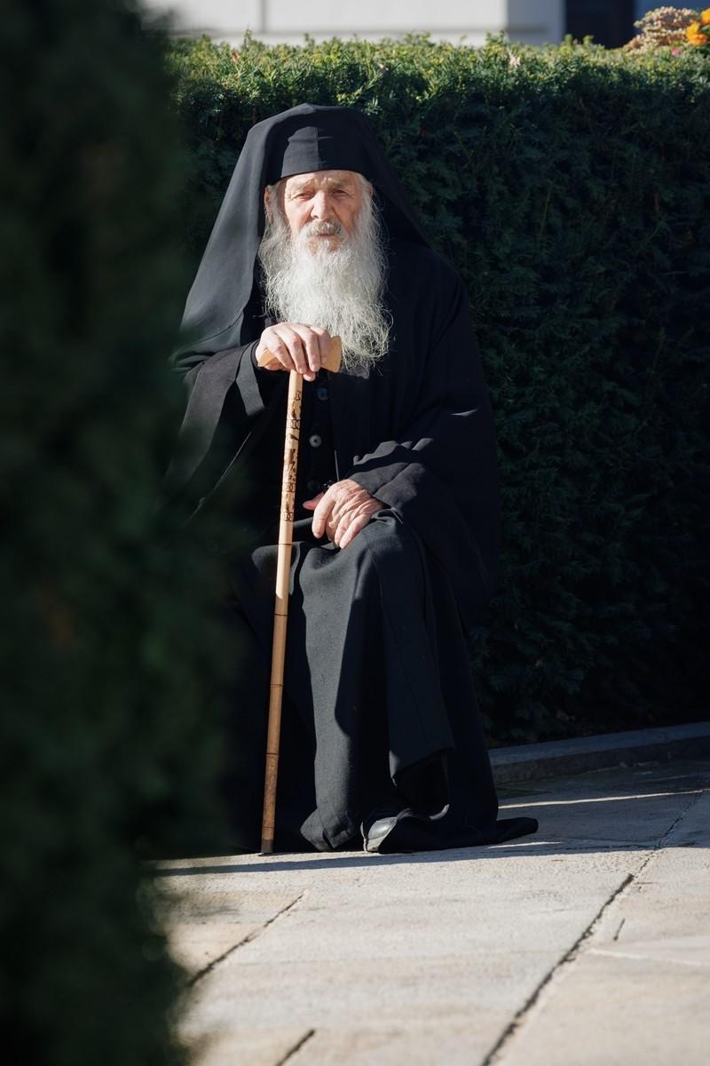 Peste 250.000 de pelerini s-au închinat la racla cu sfintele moaște ale Cuvioasei Parascheva de la Iași 18922360