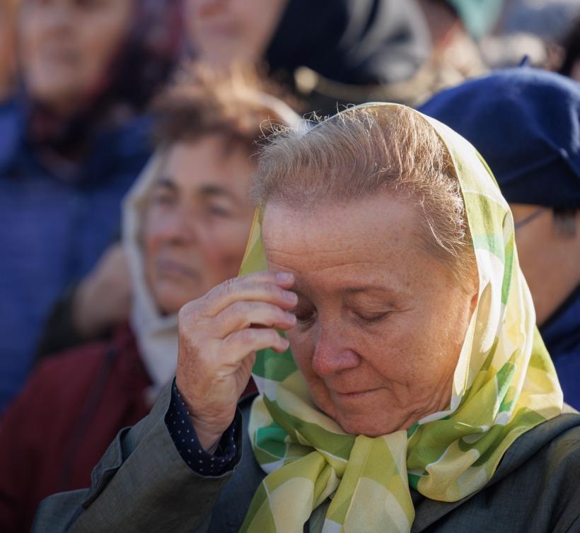 Peste 250.000 de pelerini s-au închinat la racla cu sfintele moaște ale Cuvioasei Parascheva de la Iași 18922365