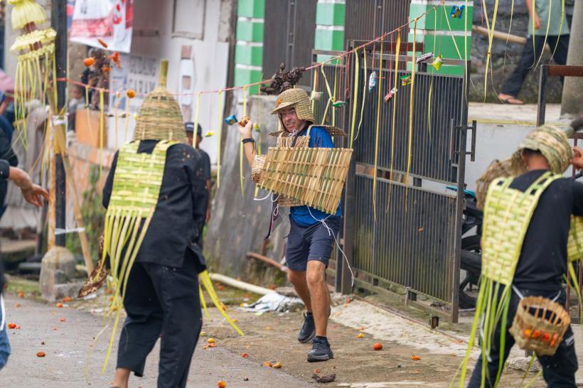 Începe etapa a opta la Asia Express: concurenții se reunesc în Indonezia, pe insula Java, și își pun armurile pentru lupte crâncene în plină stradă 18923255